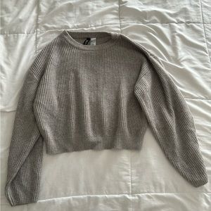 Cropped grey sweater